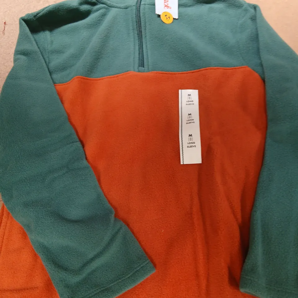 APOROXIMATELY 24 BRAND NEW CAT AND JACK FOREST GREEN AND CHESTNUT CHILDS FLEECE TOPS