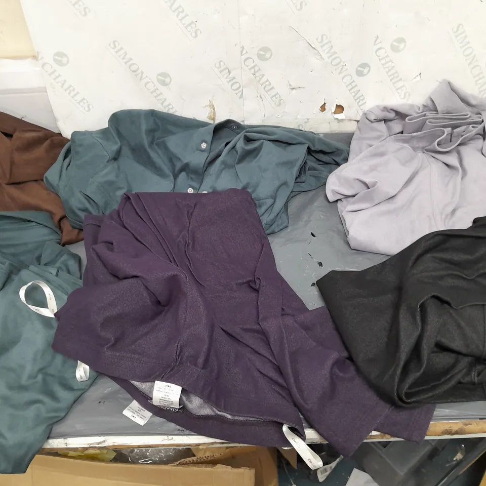 BOX OF APPROXIMATELY 10 ASSORTED PIECES OF CLOTHING IN VARIOUS STYLES, SIZES, AND BRANDS 