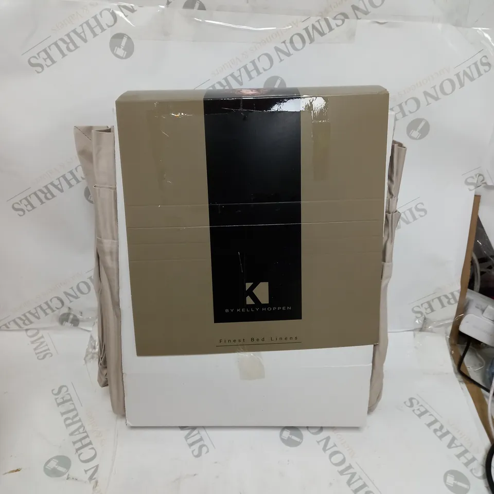 boxed BY KELLY HOPPEN FINEST BED LINENS DUVET SET - SIZE UNSPECIFIED