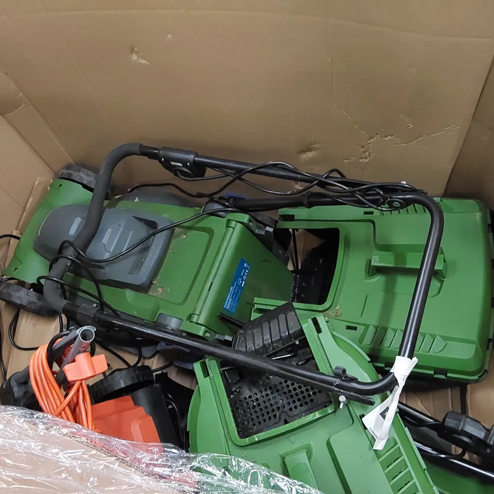 PALLET OF APPROXIMATELY 6 ASSORTED LAWN MOWERS - ASSORTED BRANDS AND MODELS 