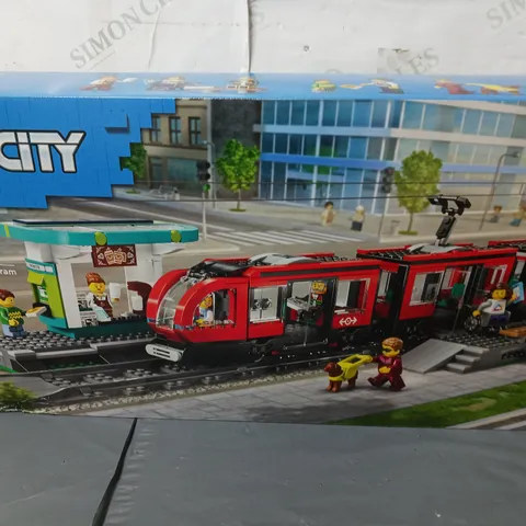 LEGO CITY DOWNTOWN TRAM AND STATION TOY SET 60423