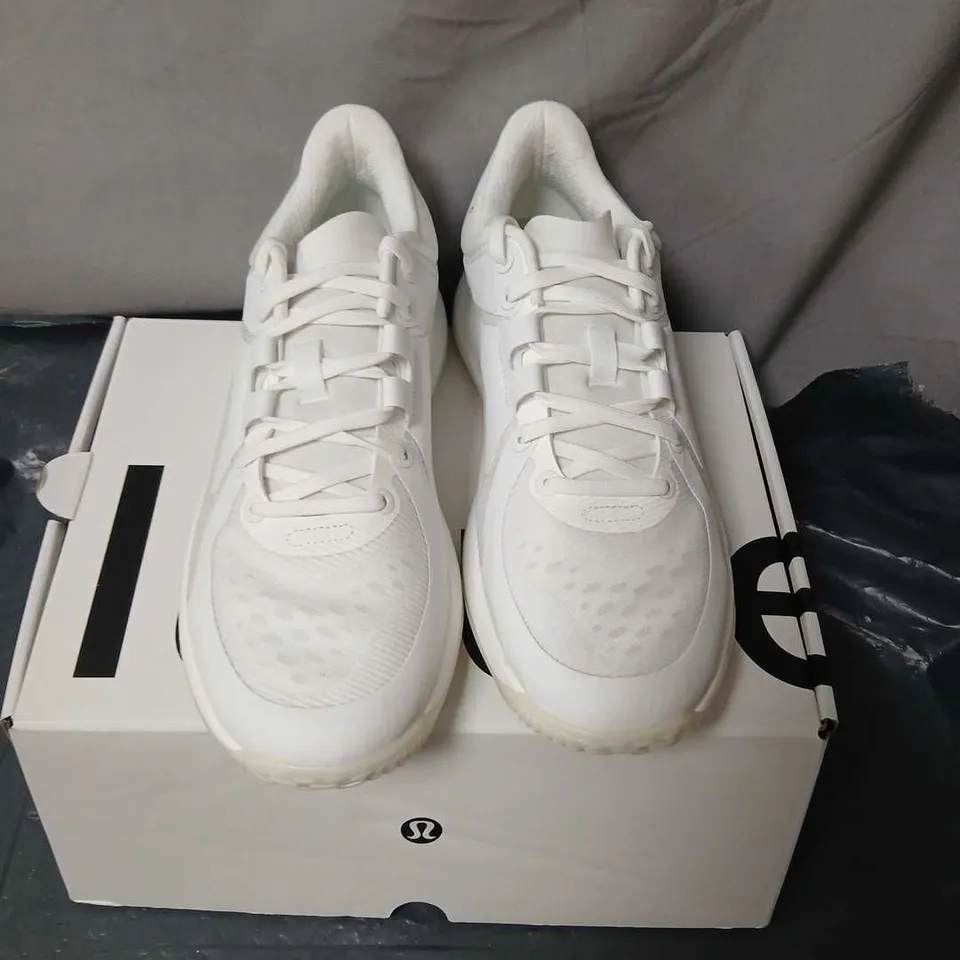 LULULEMON WOMEN'S WHITE W STRONGFEEL TRAIN TRAINERS – US 7.5 / UK 6 (EU 39)