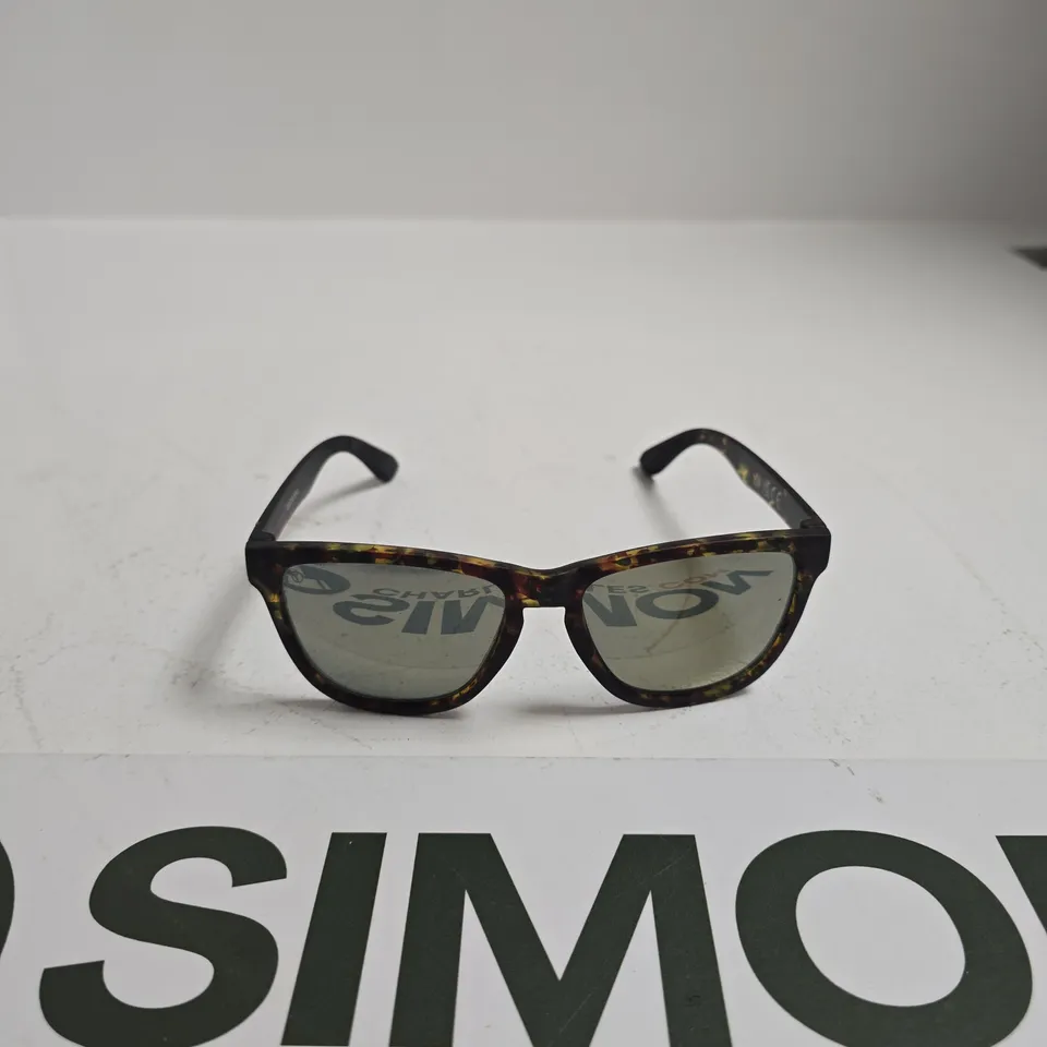 GOLDILOCKS SUNGLASSES - TORTOISESHELL FRAME