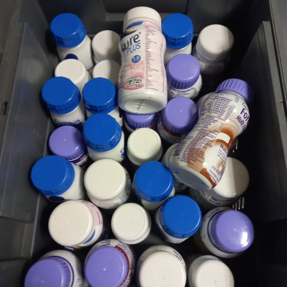 APPROXIMATELY 30 ASSORTED NUTRITION SUPPLEMENT DRINKS TO INCLUDE - ENSURE - ALTRAPLEN - FRESUBIN - ETC