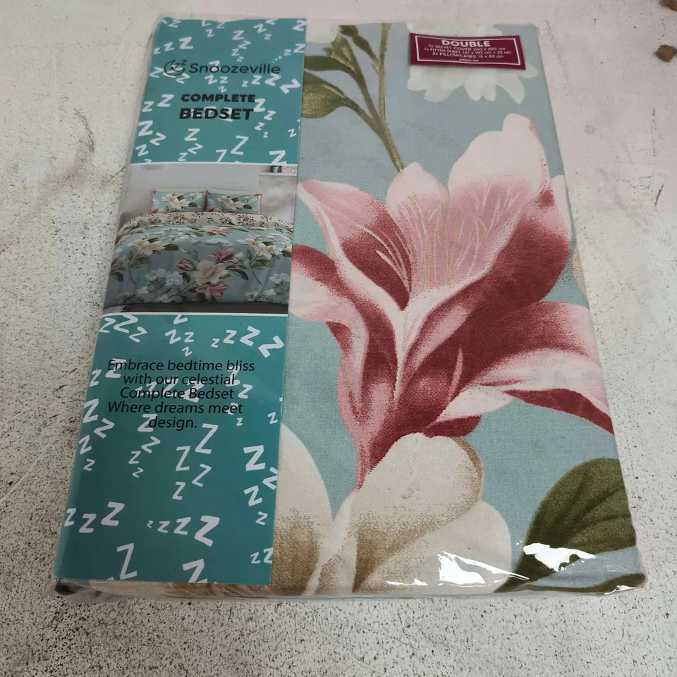 BAGGED SNOOZEVILLE COMPLETE BEDSET IN BLUE FLORAL - DOUBLE