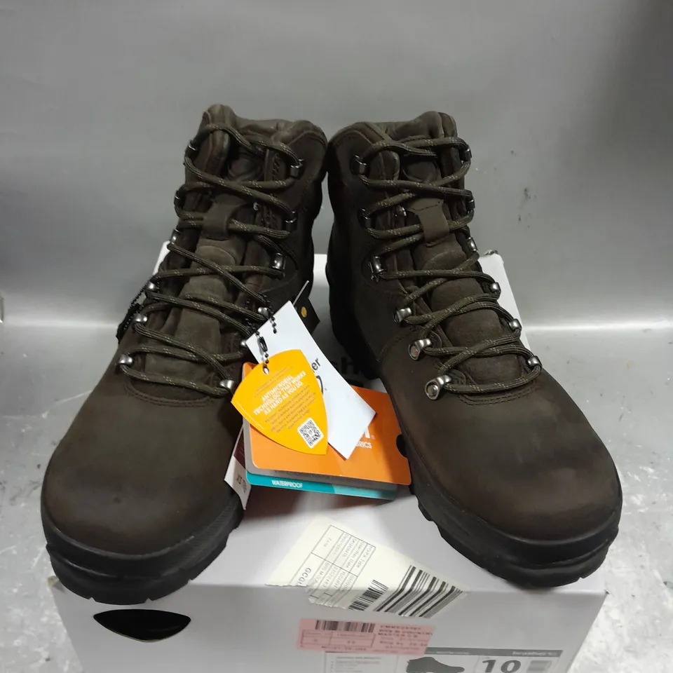 BOXED PAIR OF BRASHER WATERPROOF BOOTS IN BROWN SIZE UK 10