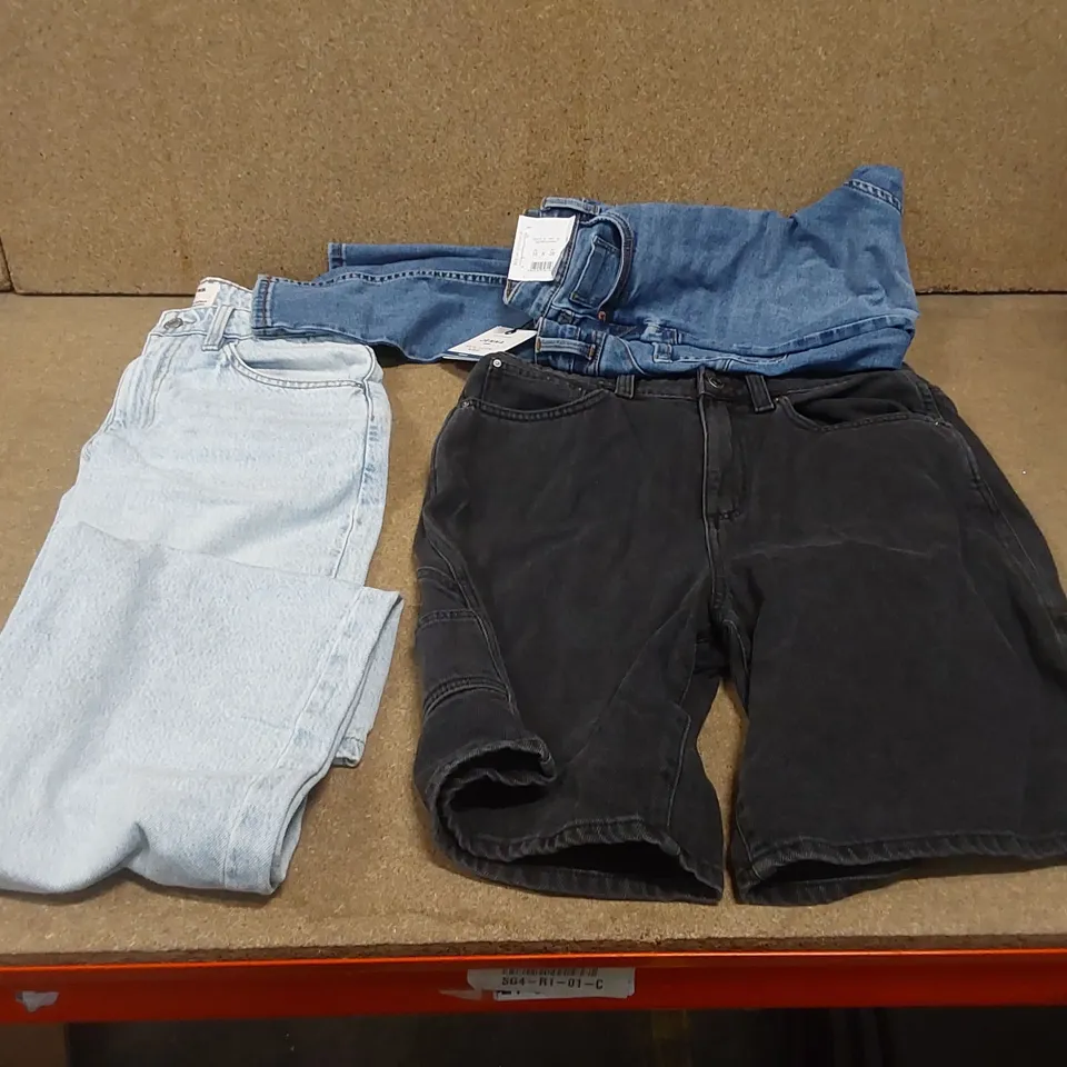 PALLET TO CONTAIN A LARGE ASSORTMENT OF DESIGNER CLOTHING // SIZES, DESIGNS AND COLOURS VARY