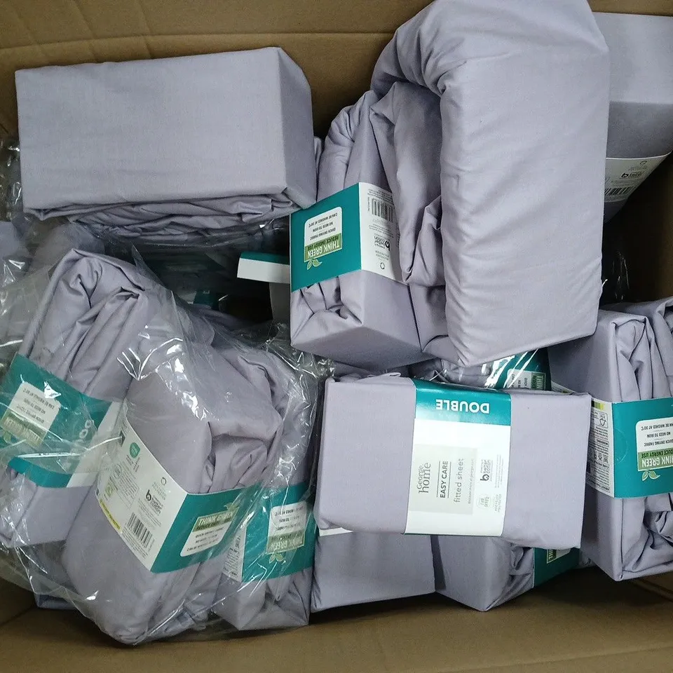 APPROXIMATELY 25 ASSORTED HOME EASY CARE FITTED SHEETS IN LIGHT PURPLE - DOUBLE