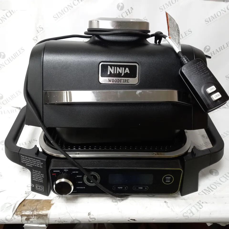 NINJA WOODFIRE ELECTRIC BBQ GRILL & SMOKER OG701UKQ