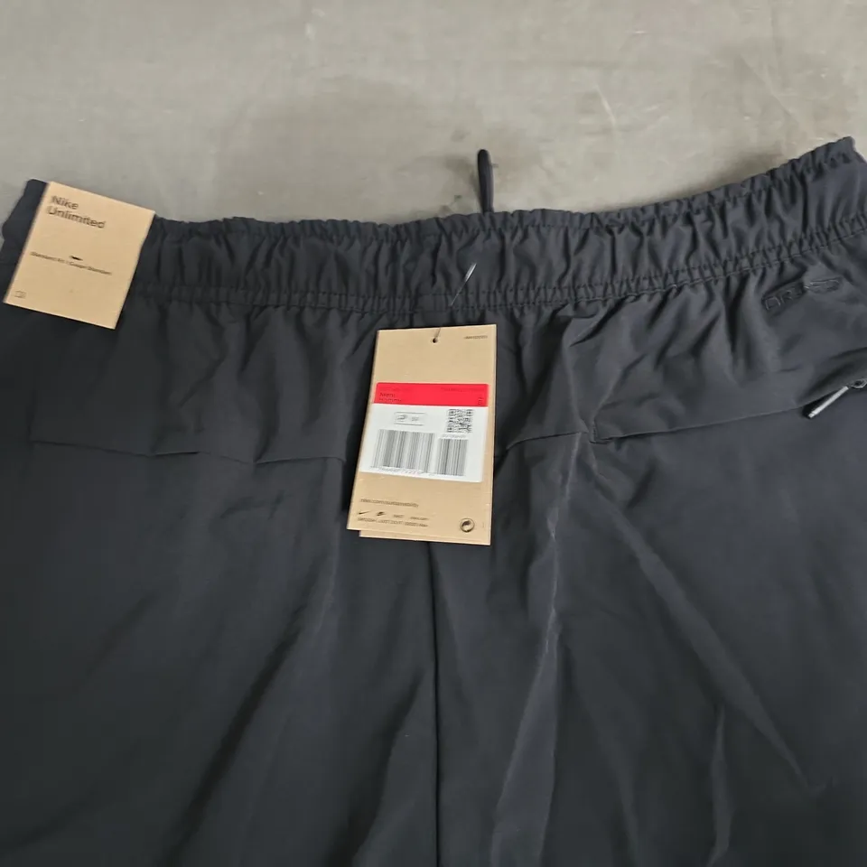 NIKE UNLIMITED MENS BLACK STANDARD FIT PANTS - L