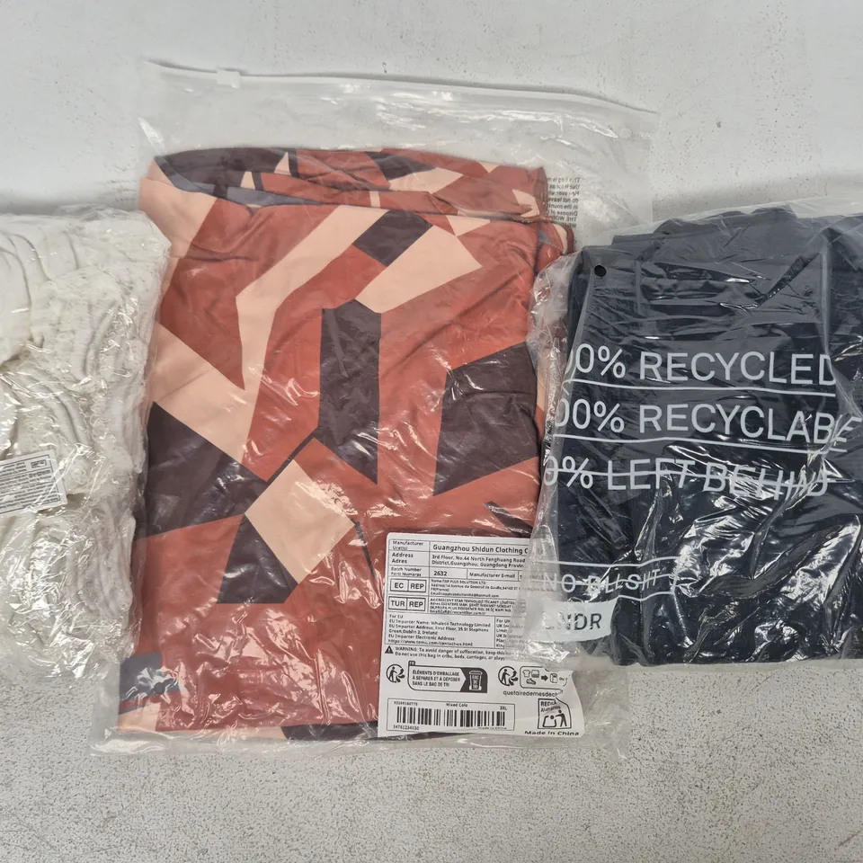 APPROXIMATELY 20 ASSORTED CLOTHING AND FASHION PRODUCTS IN VARIOUS STYLES AND SIZES - COLLECTION ONLY