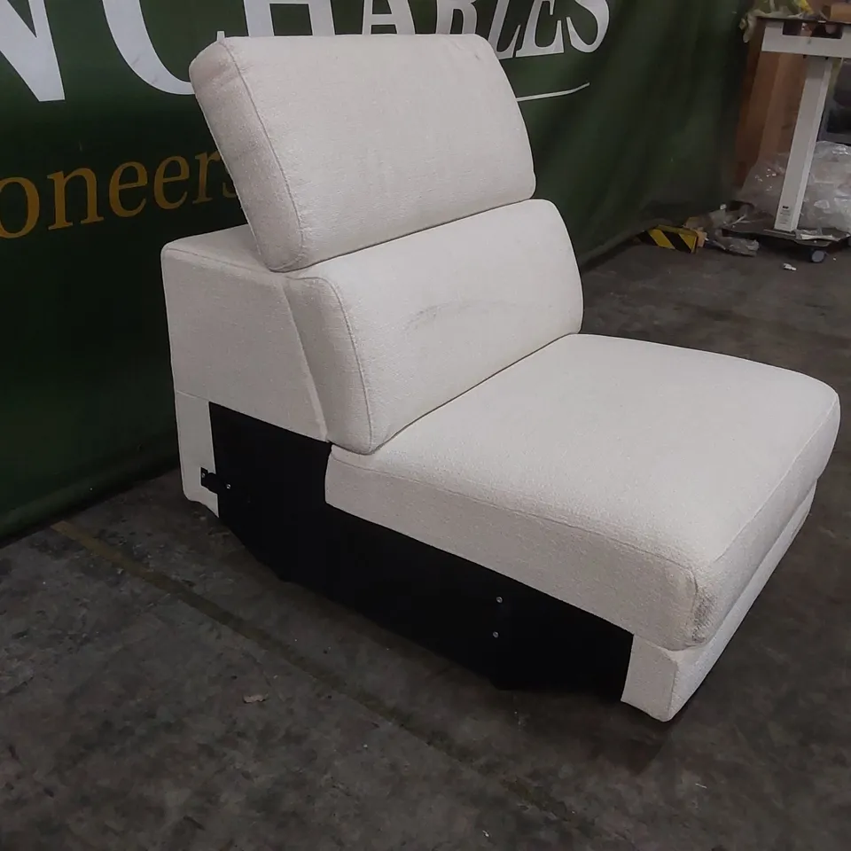 QUALITY DESIGNER SOFA PIECE - INCOMPLETE