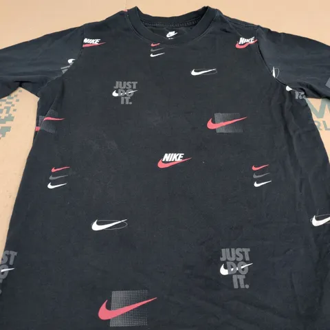 NIKE T‑SHIRT – KIDS - SIZE XL