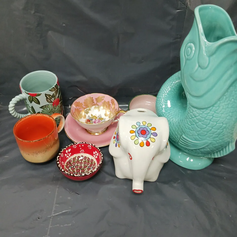 APPROXIMATELY 8 ASSORTED POTTERY PRODUCTS FROM VARIOUS MAKERS - COLLECTION ONLY