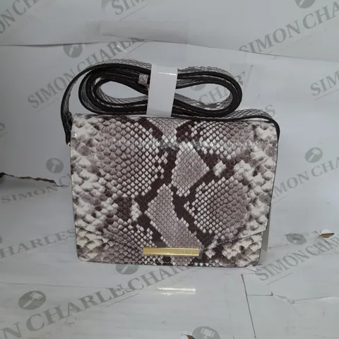 LK BENNET DAWSY BAG IN NATURAL ONE SIZE 