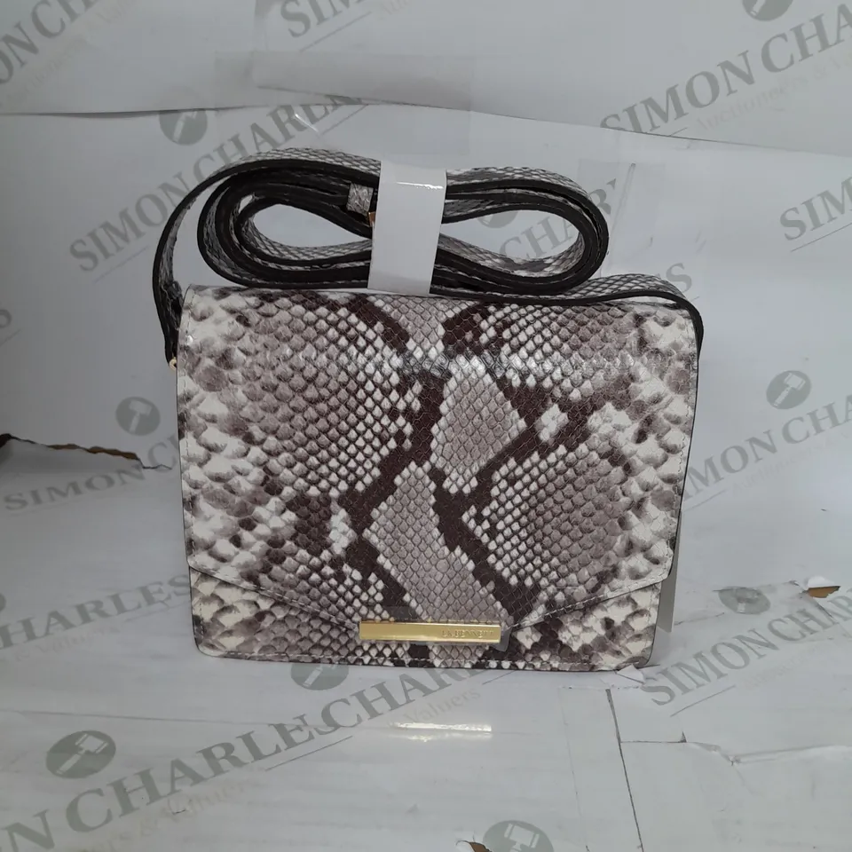LK BENNET DAWSY BAG IN NATURAL ONE SIZE