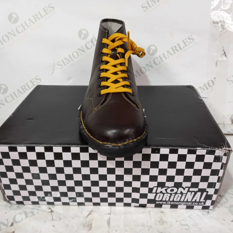 BOXED PAIR OF IKON ORIGINAL MONKEY BOOTS IN BROWN/YELLOW UK SIZE 8
