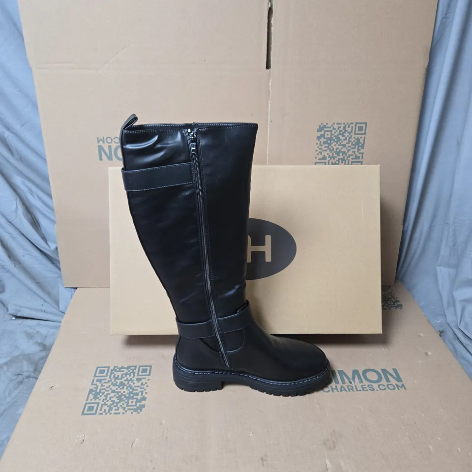 NEVER BE THE SAME WOMEN'S BLACK KNEE-HIGH LEATHER BOOTS WITH BUCKLE DETAIL AND SIDE ZIP – BOXED - UK SIZE 6 