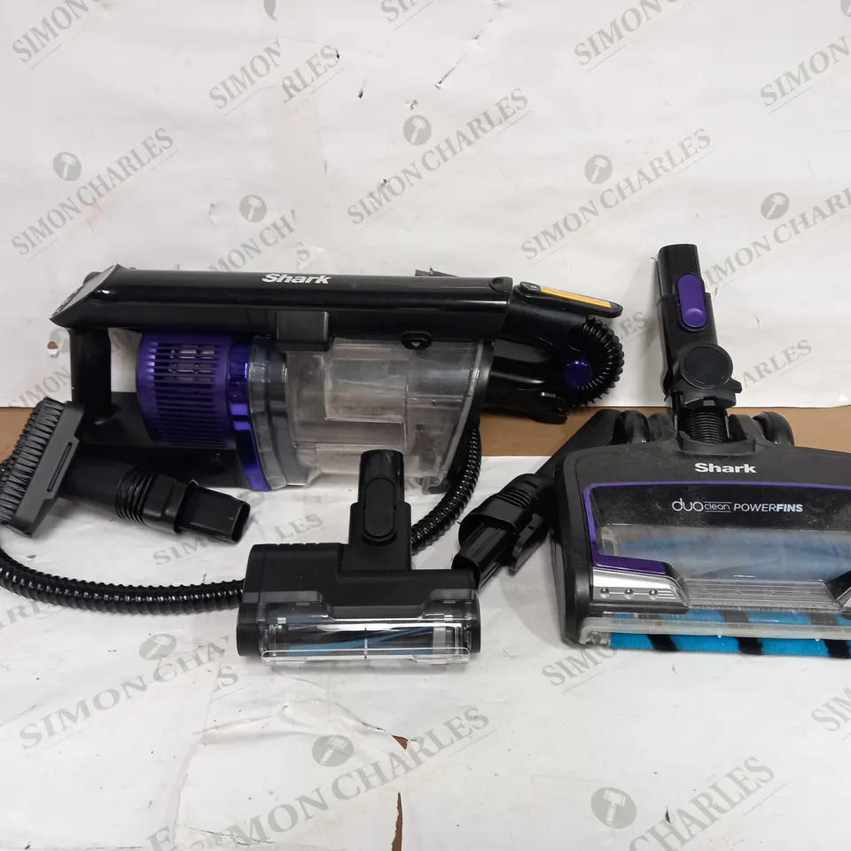 SHARK COMPLETE HOME CORDLESS STICK VACUUM
