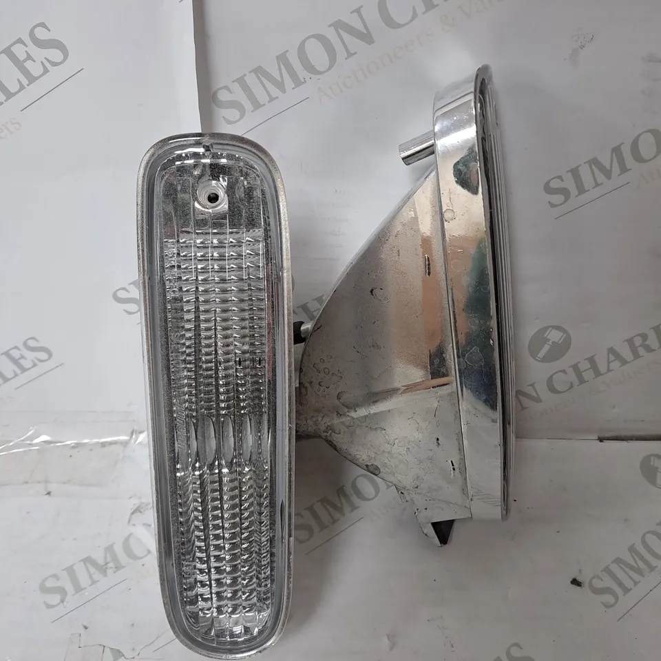 SET OF LIGHT HOUSING FOR UNKNOW CAR 