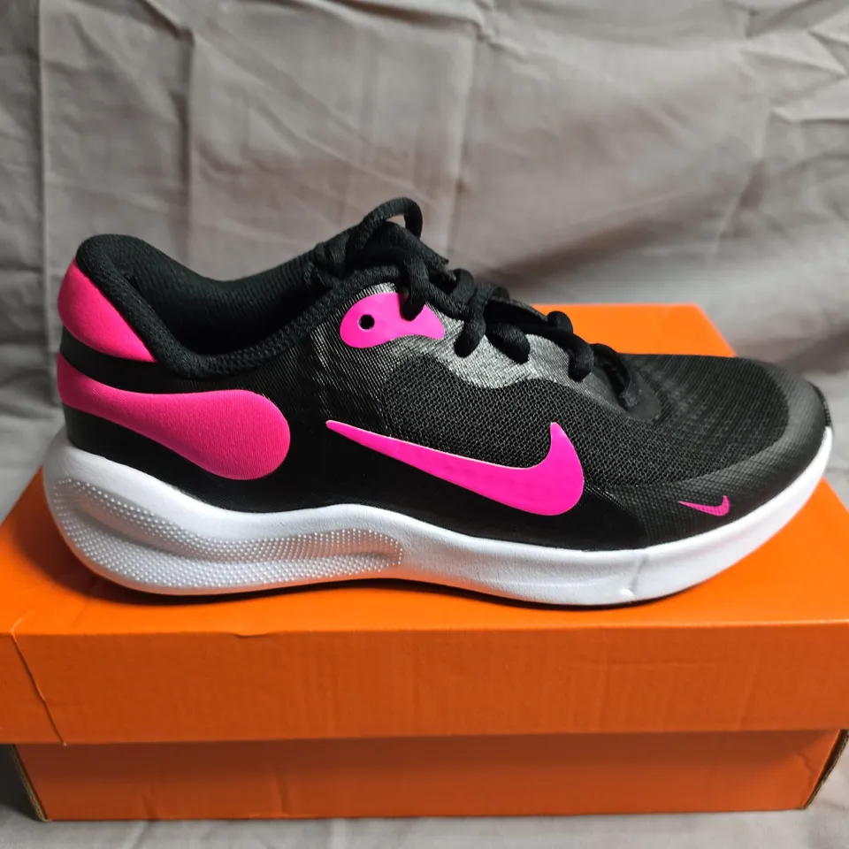 BOXED PAIR OF NIKE REVOLUTION TRAINERS - GIRLS - UK SIZE 1