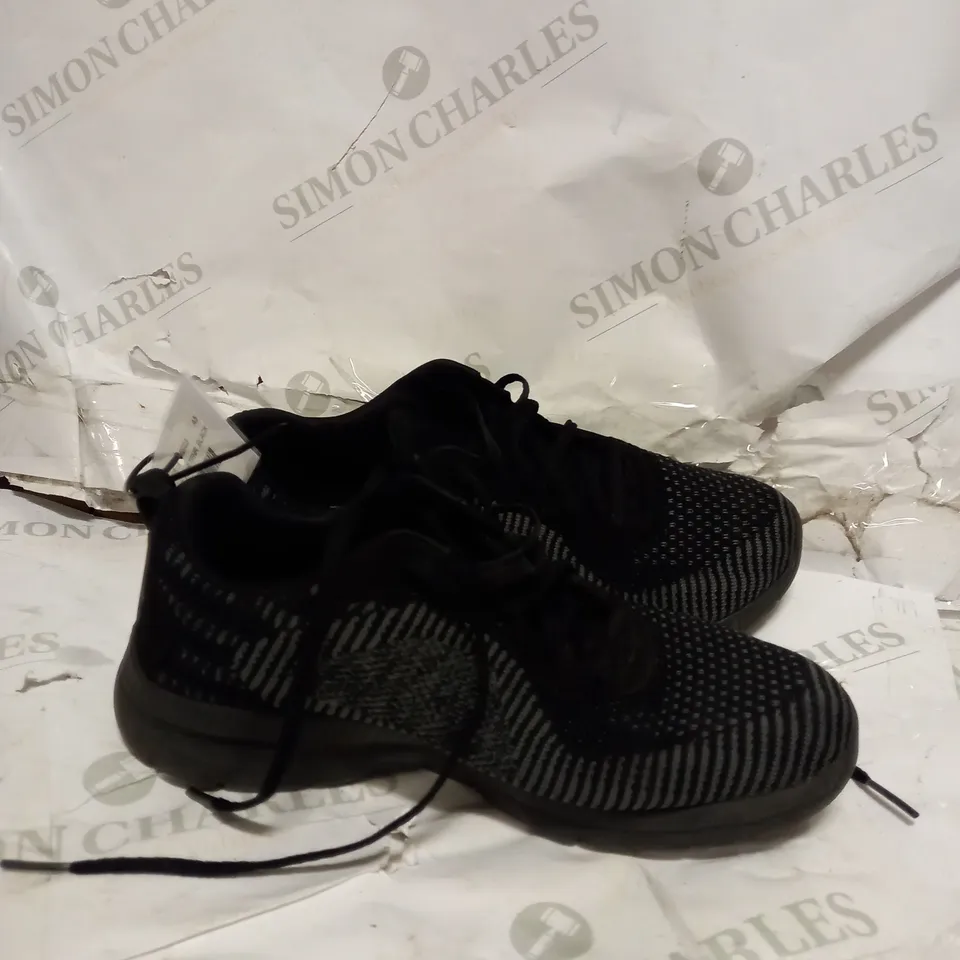 BOXED SKECHERS SIZE 5 BLACK ARCH FIT LACE UP SPORTS TRAINERS 