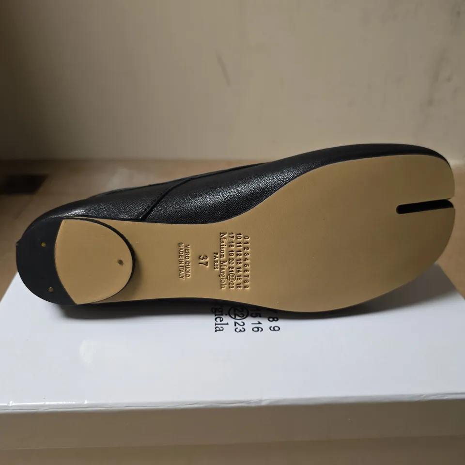 MAISON MARGIELA PARIS UK 4.5 WOMEN'S BLACK LEATHER BALLET FLATS (EU 37) BOXED