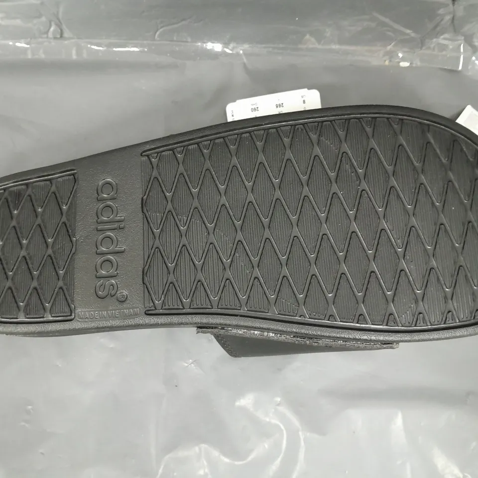 BOXED PAIR OF ADIDAS ADILETTE COMFORT SLIDERS IN BLACK/WHITE UK SIZE 8