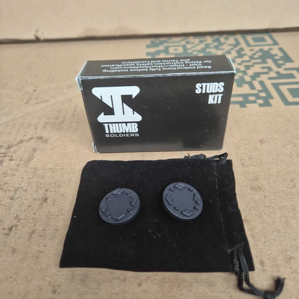 THUMB SOLDIERS STUDS KIT – MINIATURE ACCESSORY SET (BOXED)