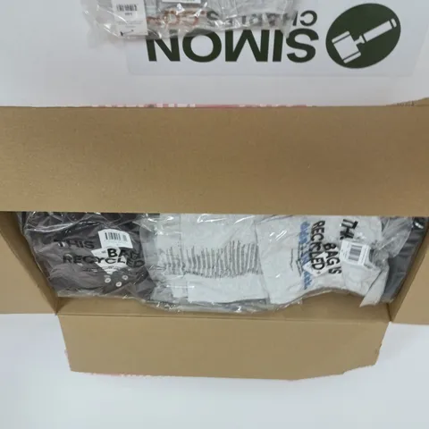 BOX OF APPROXIMATELY 20 ASSORTED CLOTHING ITEMS TO INCLUDE: GRAPHIC TSHIRT 