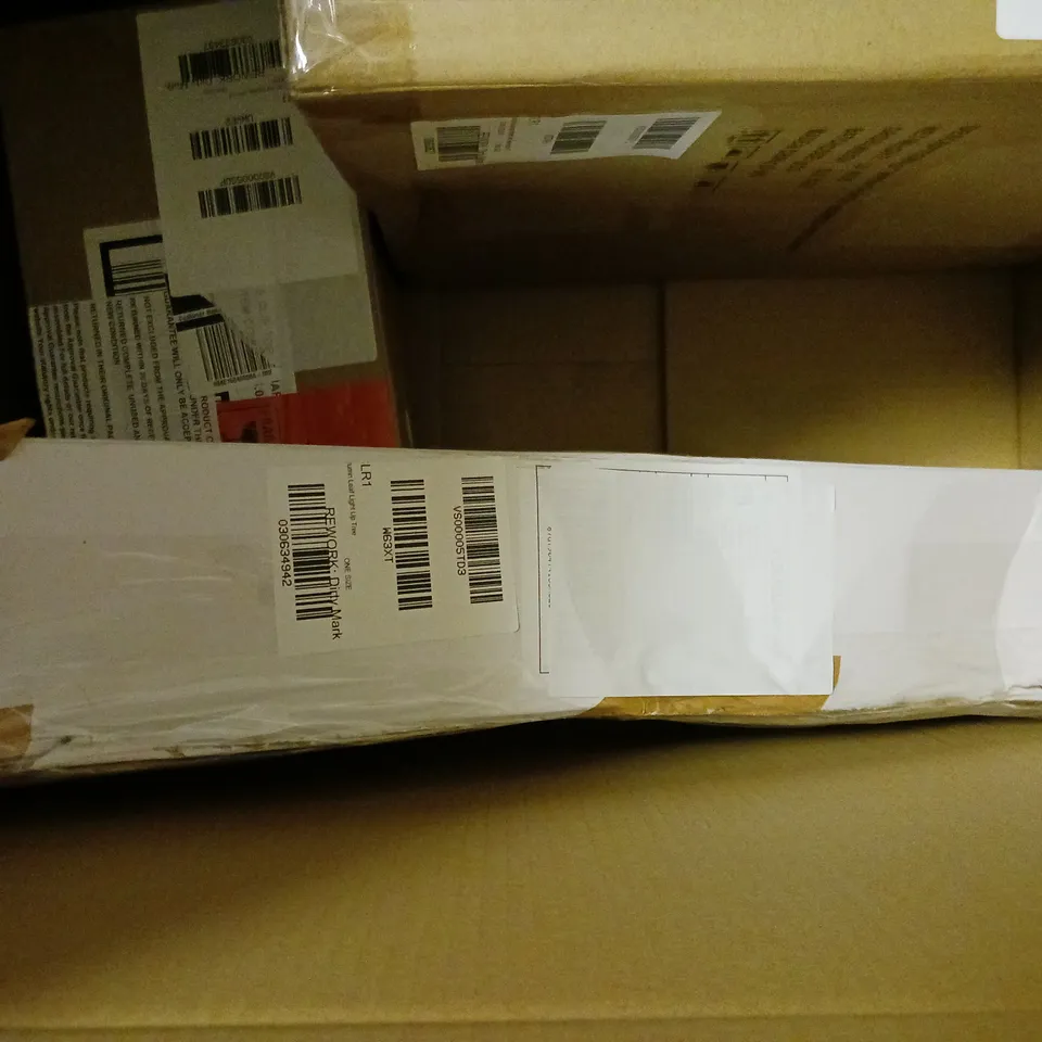 BOX OF APPROX 5 ASSORTED ITEMS TO INCLUDE - CRAYOLA LIGHT UP TRACING PAD , LEGO HARRY POTTER , RIVER ISLAND BAG ETC