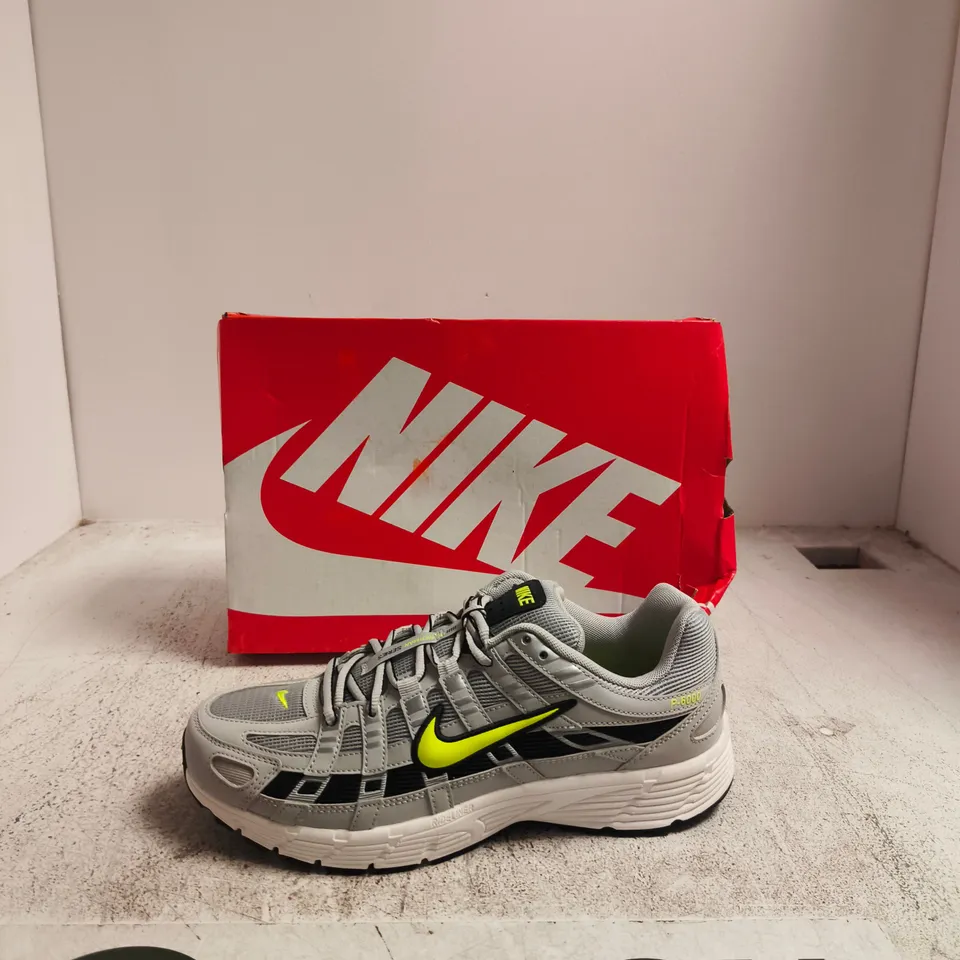 NIKE P-6000 GREY/SMOKE GREY TRAINERS WITH NEON YELLOW SWOOSH – UK 7.5 (US 8.5)