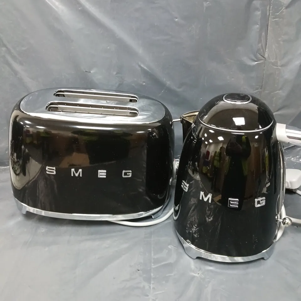 SMEG 50'S STYLE KETTLE AND 2 SLICE TOASTER