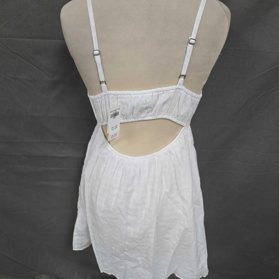 HOLLISTER OPEN BACK MINI DRESS IN WHITE SIZE S