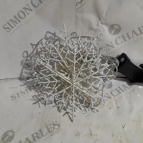 BOXED SNOWFLAKE OUTDOOR LIGHTS 120X120CM