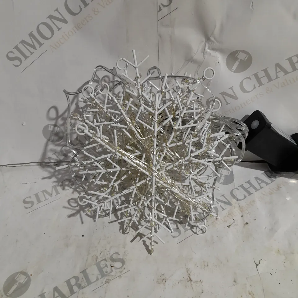 BOXED SNOWFLAKE OUTDOOR LIGHTS 120X120CM