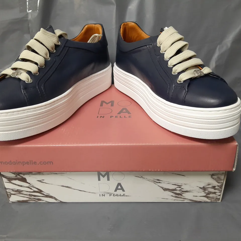 MODA IN PELLE WOMEN'S AZARA NAVY LEATHER TRAINERS SIZE 6
