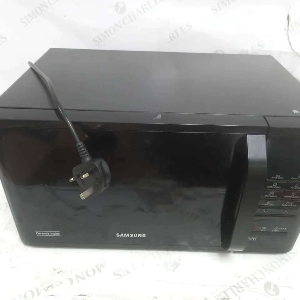 BOXED SAMSUNG MICROWAVE IN BLACK
