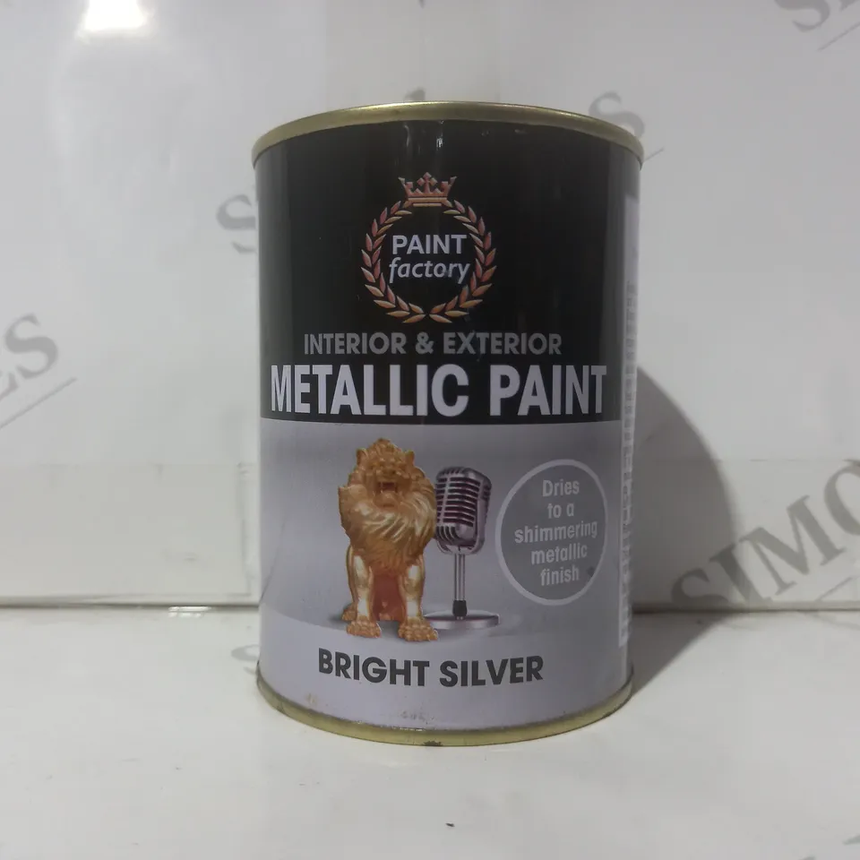 BOX OF APPROXIMATELY 10 CANS OF PAINT FACTORY INTERIOR & EXTERIOR METALLIC PAINT IN BRIGHT SILVER (300ML)