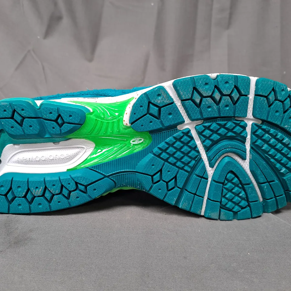 PAIR OF NEW BALANCE 2002R SHOES IN BLUE/GREEN UK SIZE 8