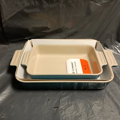 LE CREUSET STONEWARE RECTANGULAR BAKE DISH SET (2 PIECES) – RED EXTERIOR, IVORY INTERIOR