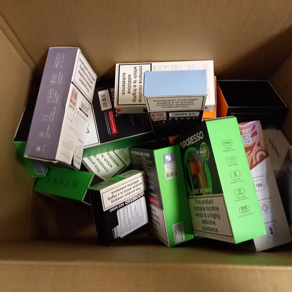 APPROXIMATELY 20 VAPES & E-CIGARETTES TO INCLUDE VAPORESSO LUXE XR MAX, ASPIRE GOTEK PRO, GEEKVAPE MAX100, ETC