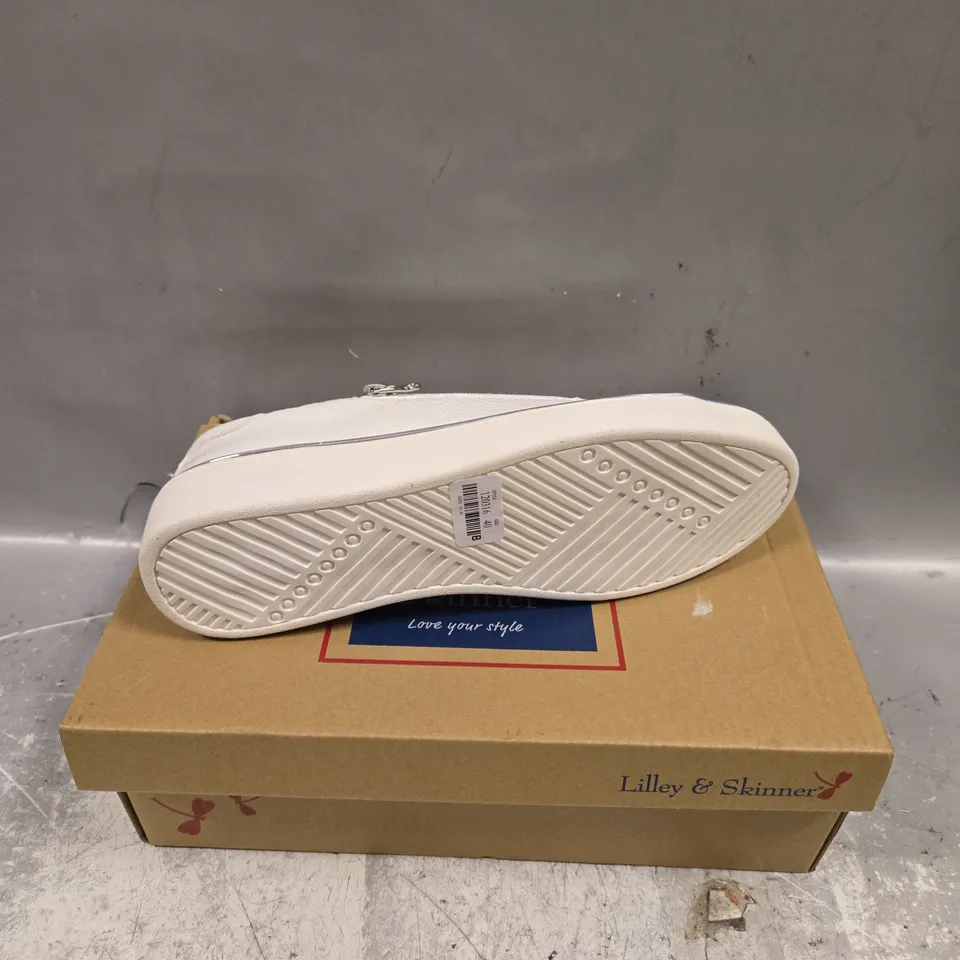 BOXED PAIR OF LILLEY & SKINNER TRAINERS IN WHITE - 7