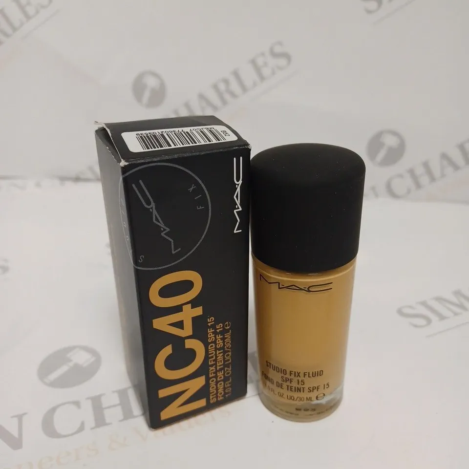 BOXED MAC STUDIO FIX FLUID SPF 15 FOUNDATION - NC40