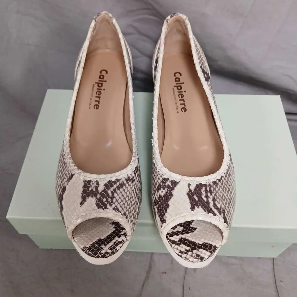 CALPIERRE SNAKE-PRINT PEEP-TOE SHOES, UK 6.5 (EU 40) – BOXED