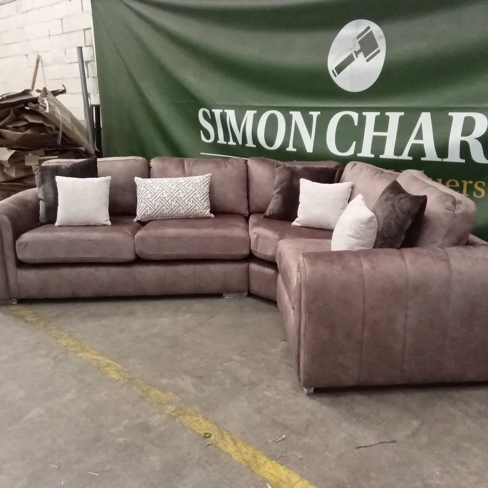 AMARA RIGHT HAND DOUBLE ARM CORNER GROUP SOFA RRP £2249