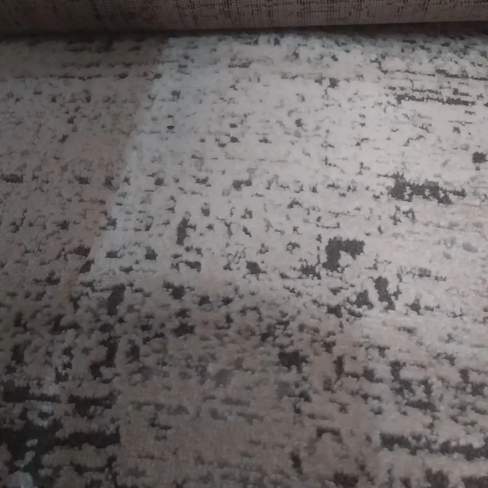 RUSH TUFTED BLACK WHITE CK RUG - 160 X 221CM