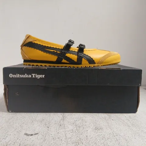 BOXED PAIR OF ONITSUKA TIGER MEXICO 66 TGRS SHOES IN YELLOW/BLACK SIZE UK 5