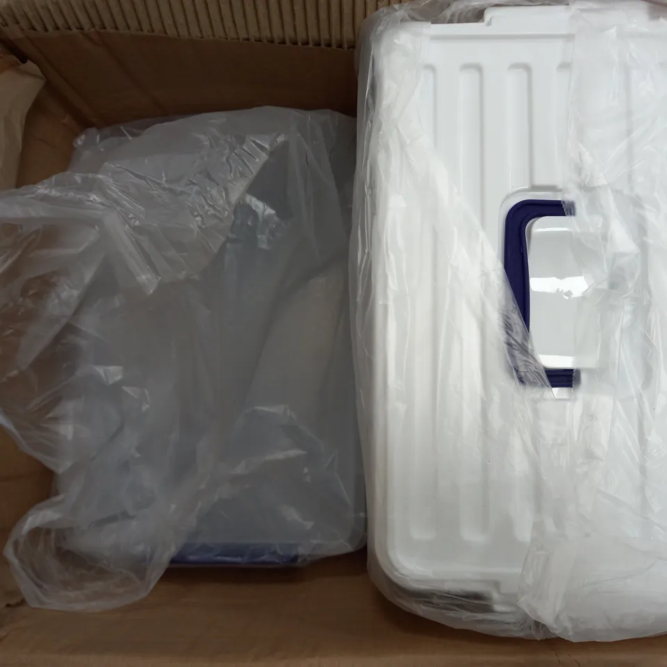 BOX OF APPROXIMATELY 24 DUNYA CLEAR BOXES WITH HANDLES AND LIDS APPROX 9L EACH