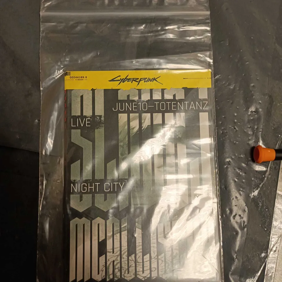 BOX OF APPROXIMATELY 200 CYBERPUNK POSTCARDS